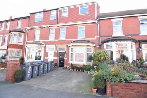 6 bedroom terraced house for sale, Hesketh Avenue, Bispham