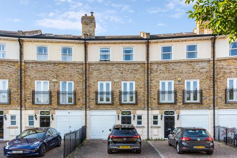 4 bedroom terraced house to rent, Heidegger Crescent, Barnes, London