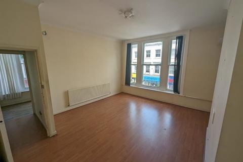 1 bedroom apartment to rent, Earls Court Road, London