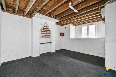 18 Artillery Road, Guildford, GU1 4NW
