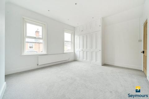 18 Artillery Road, Guildford, GU1 4NW