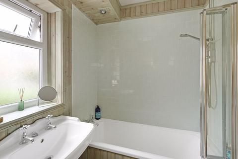 41 Douglas Road, Tonbridge, TN9 2TH