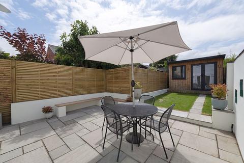 41 Douglas Road, Tonbridge, TN9 2TH