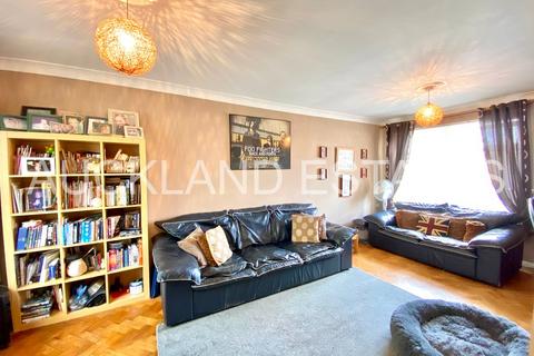 3 bedroom end of terrace house for sale, Honeywood Close, Potters Bar EN6