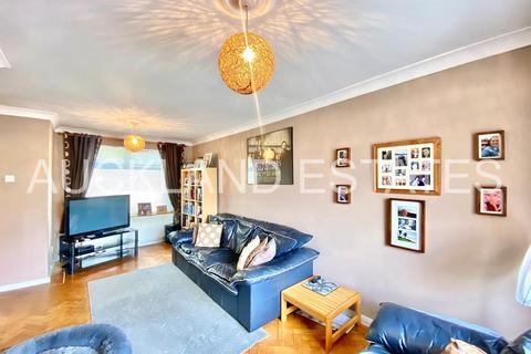 3 bedroom end of terrace house for sale, Honeywood Close, Potters Bar EN6