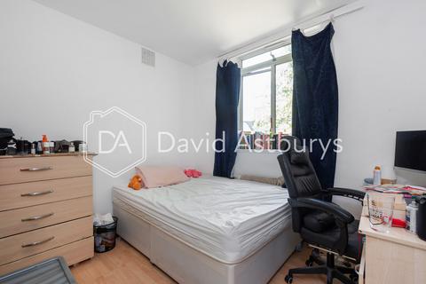 4 bedroom flat to rent, Priory Green, Islington, London