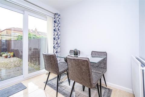 17 Carleton Gate, Giffnock, Glasgow, G46 6NU