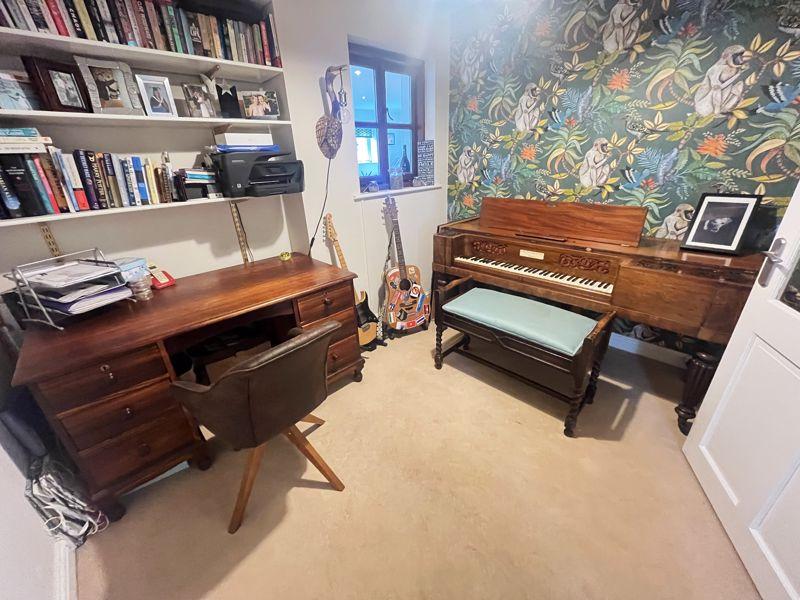 Photo 16