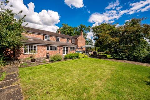 5 bedroom detached house for sale, Main Road, Worleston