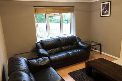 1 bedroom ground floor flat to rent, Ronald Court, Oakwood Road, Bricket Wood, St. Albans, Hertfordshire, AL2 3ET