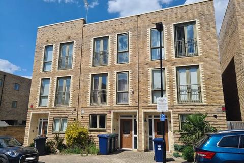 3 bedroom terraced house for sale, Edgecumbe Avenue, Colindale, London, NW9 4AT