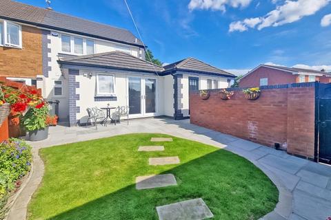 4 bedroom semi-detached house for sale, Broad Lane North, Willenhall