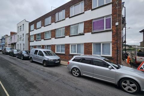 2 bedroom apartment to rent, Buttgarden Street, Bideford