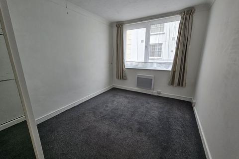 2 bedroom apartment to rent, Buttgarden Street, Bideford