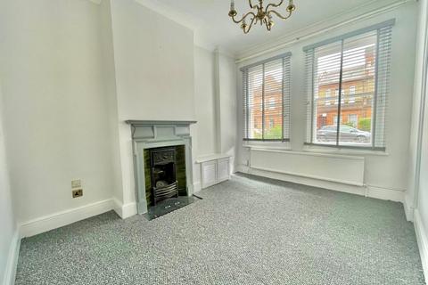 3 bedroom terraced house to rent, Lymington Avenue, London N22