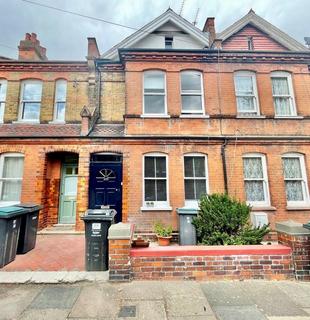 3 bedroom terraced house to rent, Lymington Avenue, London N22