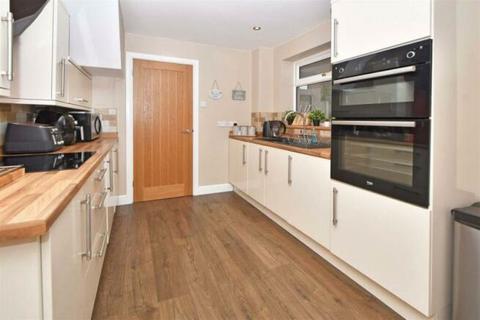 4 bedroom detached house for sale, Millstream Close ,