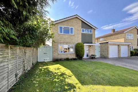 4 bedroom detached house for sale, Bramley Road, East Peckham