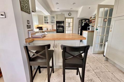 28 Bramley Road, East Peckham, Tonbridge, TN12 5BP