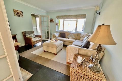 28 Bramley Road, East Peckham, Tonbridge, TN12 5BP