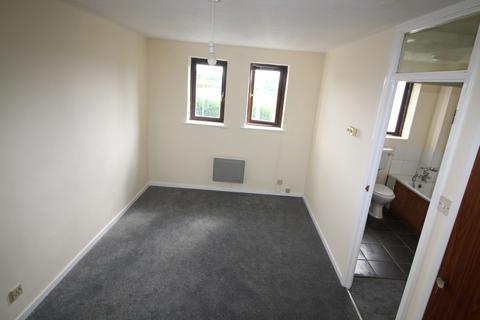 1 bedroom end of terrace house for sale, Botwell Common Road, Hayes