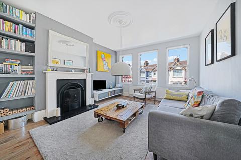 2 bedroom flat for sale, Westbury Avenue, London N22