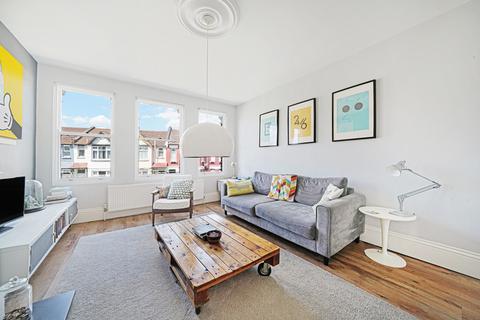 2 bedroom flat for sale, Westbury Avenue, London N22