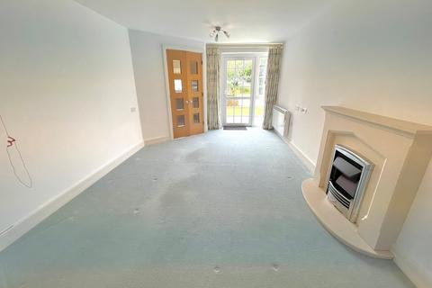 1 bedroom ground floor flat for sale, Church Street, Littlehampton