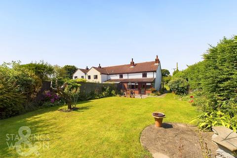 2 bedroom cottage for sale, Reedham Road, Freethorpe, Norwich