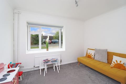 11 Highfields, Bentley, Ipswich, IP9 2BP