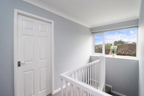 11 Highfields, Bentley, Ipswich, IP9 2BP