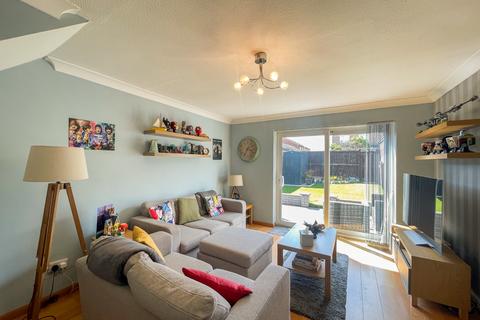 2 bedroom end of terrace house for sale, Cobsdene, Gravesend, Kent, DA12