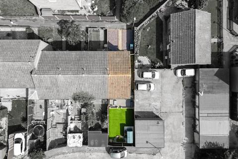 66 Cobsdene, Gravesend, DA12 5JB