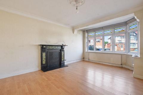 4 bedroom semi-detached house for sale, Wyndale Avenue, Kingsbury