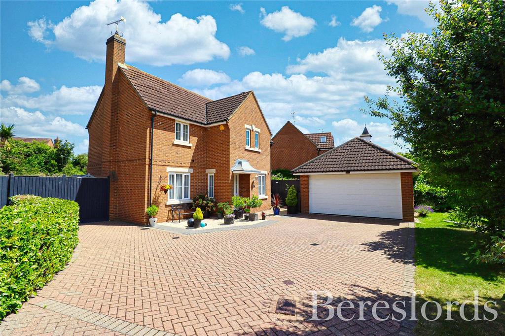 Mayflower Drive, Maldon, CM9 4 bed detached house for sale £649,950