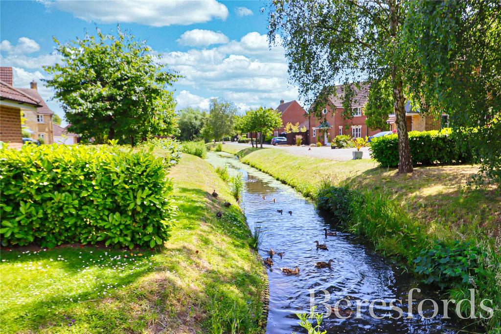 Mayflower Drive, Maldon, CM9 4 bed detached house for sale £649,950