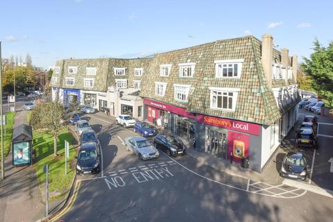 3 bedroom apartment to rent, Temple Market, Weybridge