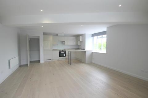 3 bedroom apartment to rent, Temple Market, Weybridge