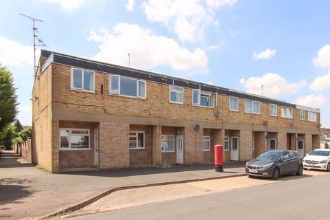 2 bedroom maisonette for sale, Chiltern Way, Tring