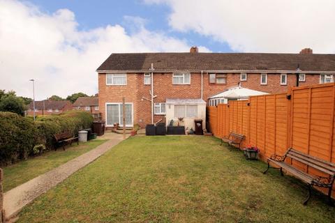 4 bedroom end of terrace house for sale, Hillsley Road, Portsmouth PO6