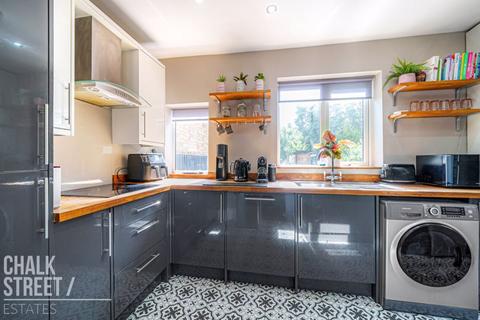 42 Douglas Road, Hornchurch, RM11 1AR