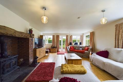 5 bedroom detached house for sale, Spout Lane, Telford TF6