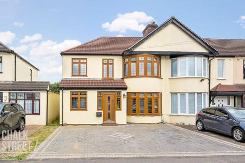 5 bedroom end of terrace house for sale, South End Road, Rainham, RM13