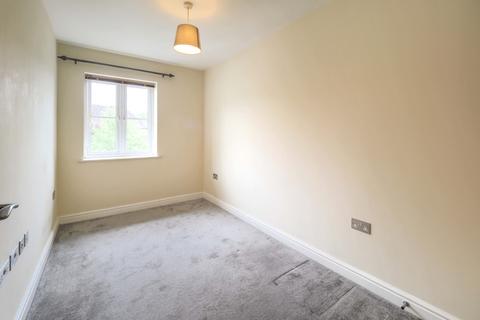 2 bedroom apartment to rent, Marlow Court, Kingsend HA4 7DD