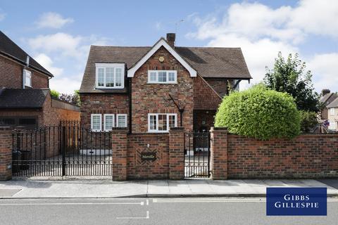 3 bedroom detached house to rent, Orchard View, Uxbridge, Middlesex, UB8 3AH