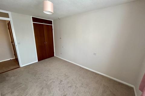 1 bedroom apartment for sale, Cobbinsbank, Waltham Abbey