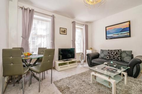 1 bedroom apartment to rent, Vandon Court, Petty France, London SW1H