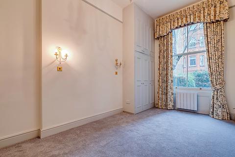 1 bedroom flat to rent, Nevern Square, London