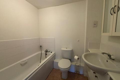 2 bedroom apartment to rent, The Dell, Southampton