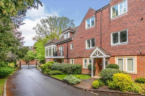 1 bedroom apartment to rent, Bellingham Drive, Reigate, RH2